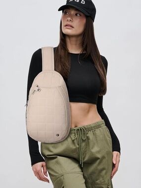 Pickleball Bag For Women,Men QuiltedCrossbody Bags Puffer Travel Sling Chest Bag